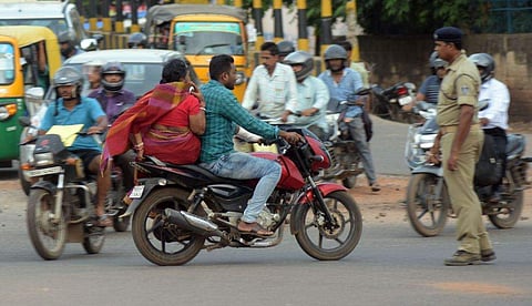 സീറ്റ് ബെല്‍റ്റും ഹെല്‍മറ്റും ധരിക്കാത്തതിന് പിഴ പകുതിയാക്കി ; ഭേദഗതിക്ക് അംഗീകാരം