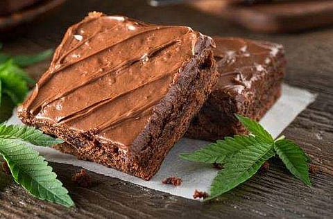 കേക്ക് മത്സരത്തില്‍  മൂക്കുമുട്ടെ തിന്നു; അറുപതുകാരിക്ക് ദാരുണാന്ത്യം