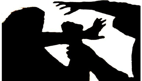 ആര്‍എസ്എസ് നേതാവും ബന്ധുക്കളും 16കാരിയെ ലൈംഗികമായി അതിക്രമിച്ചു; പരാതി പിന്‍വലിക്കണമെന്നാവശ്യപ്പെട്ട് ബിജെപി പ്രതിഷേധം