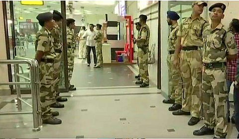 അടിവസ്ത്രത്തിനകത്ത് രണ്ട് കോടിയുടെ ലഹരിമരുന്ന്; നെടുമ്പാശ്ശേരിയില്‍ തമിഴ്‌നാട് സ്വദേശികള്‍ പിടിയില്‍