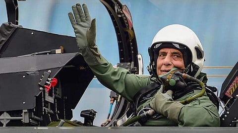 ആദ്യ റഫാല്‍ വിമാനം ഇന്ന് ഇന്ത്യയ്ക്ക് കൈമാറും; ഏറ്റുവാങ്ങാന്‍ രാജ്‌നാഥ് സിങ്; രാജ്യത്തേക്ക് എത്തിക്കുന്നത് മെയില്‍