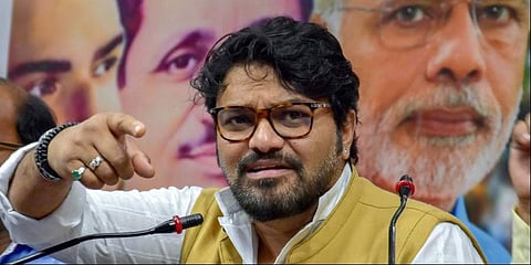 ബുള്‍ബുള്‍ വീശിയെറിഞ്ഞ പ്രദേശങ്ങള്‍ സന്ദര്‍ശിക്കാനെത്തിയ കേന്ദ്രമന്ത്രിയെ തടഞ്ഞ് പൊതുജനം, ഗോ ബാക്ക് വിളി, കരിങ്കൊടി 