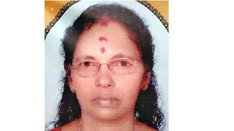 മകനെ മര്‍ദിച്ചത് തടയാന്‍ ചെന്ന അമ്മ കുഴഞ്ഞുവീണ് മരിച്ചു; മൂന്നുപേര്‍ അറസ്റ്റില്‍