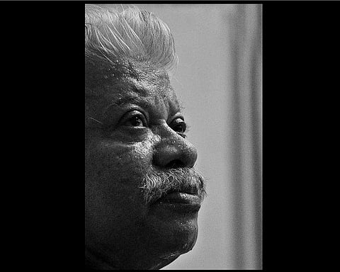 ദിഗംബരനായി പോയ എഴുത്തുകാരന്‍: പുനത്തില്‍ കുഞ്ഞബ്ദുള്ളയെക്കുറിച്ച് എം മുകുന്ദന്‍