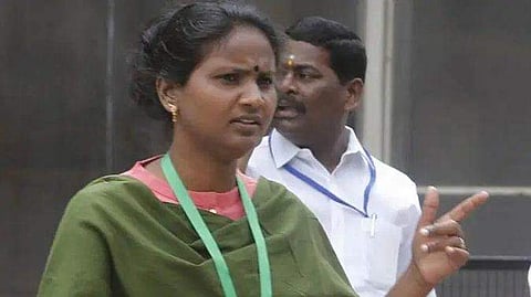 ലോക്‌സഭയില്‍ സംഘര്‍ഷം; രമ്യ ഹരിദാസിനെ കയ്യേറ്റം ചെയ്തു; ബെന്നി ബെഹനാന് പരിക്ക്; സ്പീക്കര്‍ക്ക് പരാതി