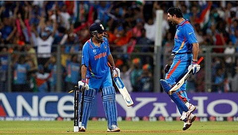 മറൈന്‍ഡ്രൈവില്‍ തടിച്ചുകൂടിയ ആള്‍ക്കൂട്ടം, വാങ്കഡെയിലെ വന്ദേമാതരം; ഹൃദയം തൊട്ട നിമിഷങ്ങള്‍ വെളിപ്പെടുത്തി ധോനി