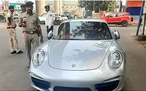മതിയായ രേഖകളില്ലാതെ പോര്‍ഷെ കാര്‍ നിരത്തില്‍ കുതിച്ചു; പൂട്ടിട്ട് പൊലീസ്; 9.8 ലക്ഷം രൂപ പിഴ