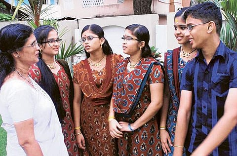 പഞ്ചരത്നങ്ങളിൽ നാല് പേർ വിവാഹ ജീവിതത്തിലേക്ക്; താലികെട്ടിന് കാരണവരാകാൻ ഉത്രജനും