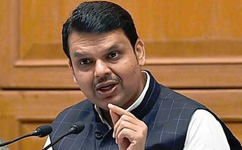 'ബാല്‍താക്കറെ പ്രചോദനം'; 'ജനതയെ ആത്മാഭിമാനം പഠിപ്പിച്ചു'വെന്ന് ഫഡ്‌നാവിസ്; പ്രതിഷേധവുമായി  ശിവസേന