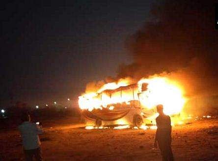 നിര്‍ത്തിയിട്ടിരുന്ന ബസില്‍ തീപിടുത്തം; വാഹനം പൂര്‍ണ്ണമായും കത്തിനശിച്ചു