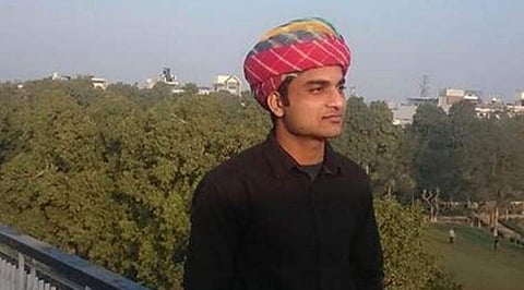 ഹിന്ദുസംഘടനകളുടെ പ്രതിഷേധം; സംസ്‌കൃത അധ്യാപകന്‍ ഫിറോസ് ഖാന്‍ രാജിവച്ചു