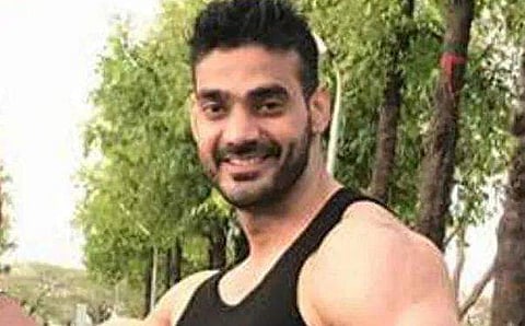 കാമുകിയുടെ കൊലപാതകം: കാറിന്റെ പിന്നിലെ ആ നമ്പര്‍ കുരുക്കായി, ഒളിവിലായിരുന്ന ജിം മാസ്റ്ററെ തന്ത്രപൂര്‍വ്വം വലയിലാക്കി പൊലീസ്