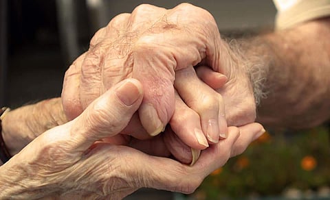 പ്രായമായവരെ ഉപേക്ഷിച്ചാൽ ഇനി അഴിയെണ്ണും ; 6 മാസം വരെ തടവും 10,000 രൂപ പിഴയും ശിക്ഷ