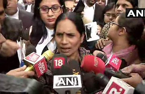 മരണ വാറന്റ് ഉടന്‍ പുറപ്പെടുവിക്കണം; നിര്‍ഭയയുടെ മാതാവിന്റെ ഹര്‍ജി 18ലേക്കു മാറ്റി