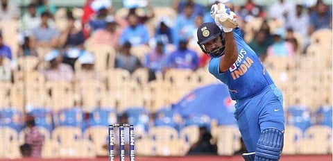 കോട്രലിന്റെ ഇരട്ടപ്രഹരം, രാഹുലും കോഹ് ലിയും വന്നപാടെ മടങ്ങി; ഇന്ത്യയ്ക്ക് മോശം തുടക്കം