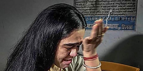 അശ്ലീല പോസ്റ്ററുകളെ കുറിച്ച് ചോദിച്ചു, കുപിതയായ റാബ്‌റി ദേവി മുടിയില്‍ പിടിച്ചു വലിച്ചു, മര്‍ദിച്ചു, വീടിന് പുറത്താക്കി; മുന്‍ മുഖ്യമന്ത്രിക്കെതിരെ ഐശ്വര്യ റായ്