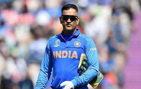 'ധോനി തന്നെ തീരുമാനിക്കട്ടെ; നേരിട്ട് ടീമിലെത്തുക എളുപ്പമല്ല'