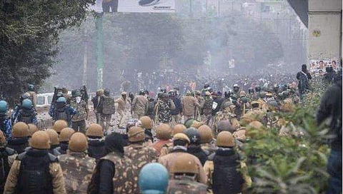 നിലപാട് കടുപ്പിച്ച് ജാമിയ വിദ്യാർത്ഥികൾ ; ചെങ്കോട്ടയിലേക്ക് മാർച്ച് ; അനുമതി നിഷേധിച്ച് പൊലീസ്