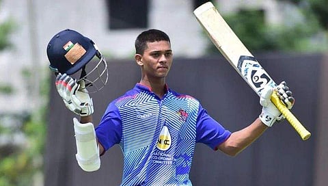 പ്രായം 20 എത്തിയിട്ടില്ല, ലഭിച്ചത് അടിസ്ഥാന വിലയുടെ പത്തിരട്ടി തുക; പാനിപ്പൂരി വിറ്റ് നടന്ന ചെക്കനും ഇനി കോടീശ്വരന്‍ 