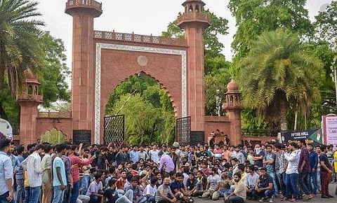 അലി​ഗഢിൽ വിസിയേയും രജിസ്ട്രാറെയും 'പുറത്താക്കി'; ജനുവരി അഞ്ചിന് മുൻപ് ഔദ്യോ​ഗിക വസതികൾ ഒഴിയണം!