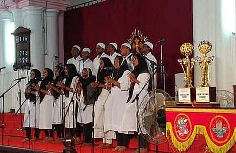 മുസ്ലിം വേഷത്തില്‍ 'മാപ്പിളപ്പാട്ടാ'യി കരോള്‍ ഗാനം, സോഷ്യല്‍ മീഡിയയില്‍ ഹിറ്റ്; വേറിട്ട പ്രതിഷേധം