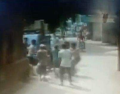 ഇത് ദൈവത്തിന്റെ കരങ്ങള്‍...; മൂന്നാംനിലയില്‍ നിന്ന് പതിച്ച മൂന്നുവയസ്സുകാരന് അത്ഭുത രക്ഷപ്പെടല്‍ (വീഡിയോ)