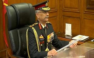 കരസേനയ്ക്ക് ഇനി പുതിയ തലവന്‍ ; ജനറല്‍ മനോജ് മുകുന്ദ് നാരാവ്‌നെ ചുമതലയേറ്റു