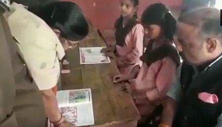 വിദ്യാര്‍ത്ഥിക്ക് ഇംഗ്ലീഷ് അറിയില്ല; എന്നാല്‍പ്പിന്നെ അധ്യാപിക വായിക്കട്ടെയെന്ന് കലക്ടര്‍, ബബ്ബബ്ബ...(വീഡിയോ)