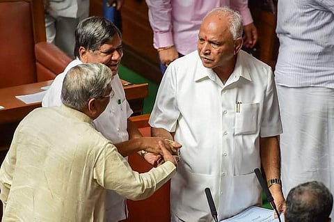 യെദ്യൂരപ്പ വാഴുമോ?, വീഴുമോ?; ജനവിധി കാത്ത് കര്‍ണാടകം; വോട്ടണ്ണെല്‍ തുടങ്ങി