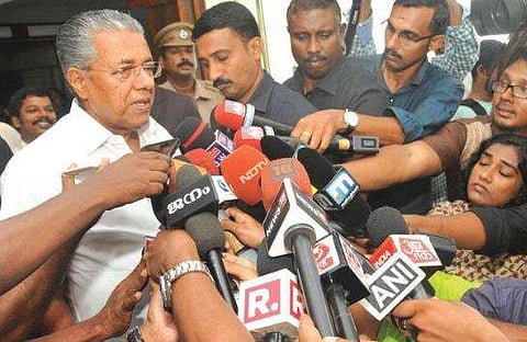 മാധ്യമ വിലക്ക് നീക്കി ; ഇനി പൊതുസ്ഥലങ്ങളിൽ മുഖ്യമന്ത്രിയുടെയും മന്ത്രിമാരുടെയും പ്രതികരണം എടുക്കാം 