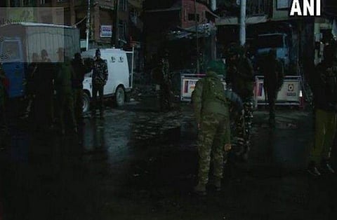 ശ്രീനഗറില്‍ ഗ്രനേഡ് ആക്രമണം; നാല് സൈനികരുള്‍പ്പടെ 11 പേര്‍ക്ക് പരിക്ക്