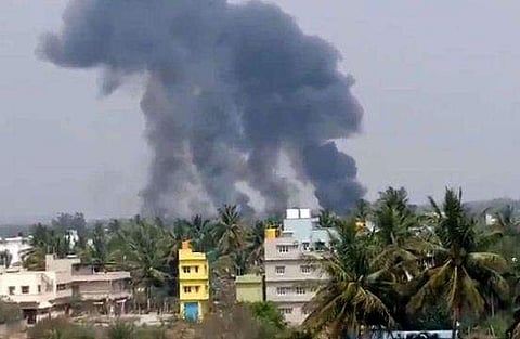 വ്യോമസേനയുടെ വിമാനങ്ങള്‍ കൂട്ടിയിടിച്ചു; ഒരു പൈലറ്റ് കൊല്ലപ്പെട്ടു (വീഡിയോ)