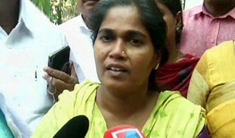 പ്രീത ഷാജിയുടെ വീട് ലേലം ചെയ്ത നടപടി റദ്ദാക്കി; ഒരു മാസത്തിനുള്ളില്‍ 42 ലക്ഷം രൂപ ബാങ്കില്‍ അടച്ചാല്‍ വീടു സ്വന്തമാക്കാമെന്ന് ഹൈക്കോടതി