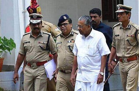 പൊലീസില്‍ കൂട്ട നടപടി ; 12 ഡിവൈഎസ്പിമാരെ തരംതാഴ്ത്തി ; 64 പേര്‍ക്ക് സ്ഥലംമാറ്റം ; മാറ്റിയവരില്‍ കൊച്ചി വെടിവെപ്പ് കേസ് അന്വേഷണ ഉദ്യോഗസ്ഥനും