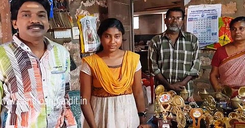 ഉയരങ്ങള്‍ കീഴടക്കാന്‍ ദ്യുതിക്ക് താങ്ങായി സന്തോഷ് പണ്ഡിറ്റ്