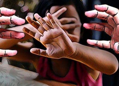 കശ്മീരികളെ അനുകൂലിച്ച് ഫേസ്ബുക്കില്‍ പോസ്റ്റിട്ടു; പ്ലസ്ടുക്കാരിയെ ബലാത്സംഗം ചെയ്യുമെന്ന് ഭീഷണി