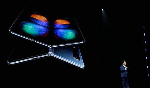 മടക്കാം നിവര്‍ത്താം, സ്മാര്‍ട്ട്‌ഫോണിന്റെ തലവര മാറ്റാന്‍ സാംസങിന്റെ 'ഗാലക്‌സി ഫോള്‍ഡ്'