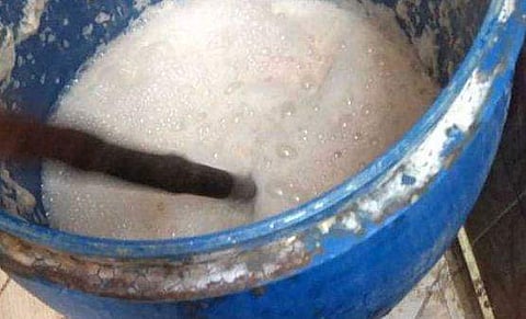 വ്യാജമദ്യമുണ്ടാക്കാന്‍ ഷാംപുവും ഡിറ്റര്‍ജെന്റ് പൗഡറും; ഞെട്ടിച്ച് കണ്ടുപിടുത്തം