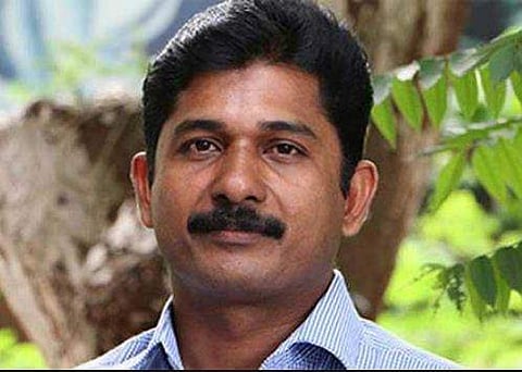 ഷൂക്കൂര്‍ വധക്കേസ് : സിപിഎം നേതാക്കളുടെ രോമത്തില്‍ തൊടാന്‍ പോലും സിബിഐക്ക് കഴിയില്ല : എം സ്വരാജ് എംഎല്‍എ 