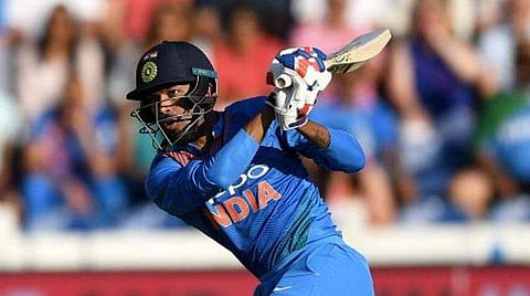 റായിഡുവിന്റെ രക്ഷാപ്രവര്‍ത്തനം, പിന്നാലെ ഹര്‍ദിക്കിന്റെ വെടിക്കെട്ട്; ന്യൂസിലാന്‍ഡിന് 253 റണ്‍സ് വിജയ ലക്ഷ്യം