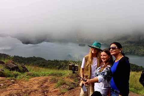 സഞ്ചാരികളില്ലാതെ ദൈവത്തിന്റെ നാട്: ടൂറിസം മേഖലയിലെ തിരിച്ചടികള്‍