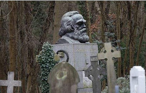 മാര്‍ക്‌സിന്റെ ലണ്ടനിലെ ശവകുടീരം തകര്‍ത്തനിലയില്‍ 