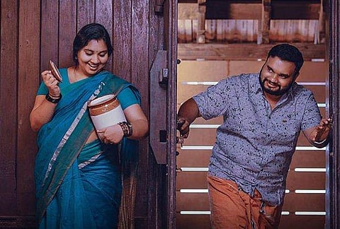 അമ്മയാകുന്നത് പോലത്തന്നെ അച്ഛനാകുന്നതും ആഘോഷിക്കപ്പെടണം: വ്യത്യസ്തമായൊരു മെറ്റേണിറ്റി ഫോട്ടോഷൂട്ട്, ഏറ്റെടുത്ത് സോഷ്യല്‍ മീഡിയ