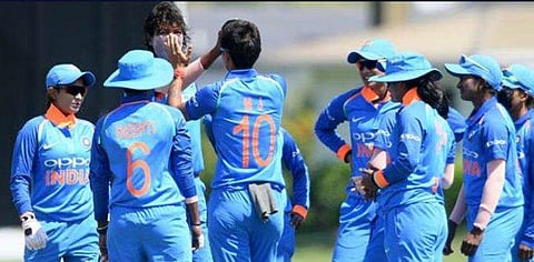 രണ്ടാം ട്വന്റി20യും ഇന്ത്യന്‍ വനിതകളുടെ കയ്യില്‍ നിന്നും വഴുതുന്നു; വിജയ ലക്ഷ്യത്തോട് അടുത്ത് കീവീസ്‌
