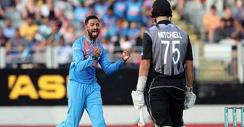 ന്യൂസിലാന്‍ഡിനെ പിടിച്ചു കെട്ടി ബൗളര്‍മാര്‍; ഇന്ത്യയ്ക്ക് 159 റണ്‍സ് വിജയ ലക്ഷ്യം