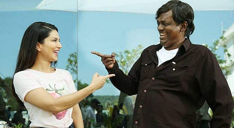 സണ്ണി ലിയോണിയ്‌ക്കൊപ്പമുള്ള ചിത്രം പങ്കുവെച്ച് സലിംകുമാര്‍; പ്യാരിയേയും സ്രാങ്കിനേയും ആയുധമാക്കി ട്രോളന്മാര്‍