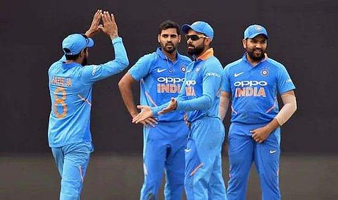 50 മീറ്റര്‍ ഓടി വന്ന് കോഹ് ലി കുല്‍ദീപിനോട് പറഞ്ഞു, വെല്‍ഡണ്‍! ജഡേജയോട് മിണ്ടാതിരിക്കാനും!