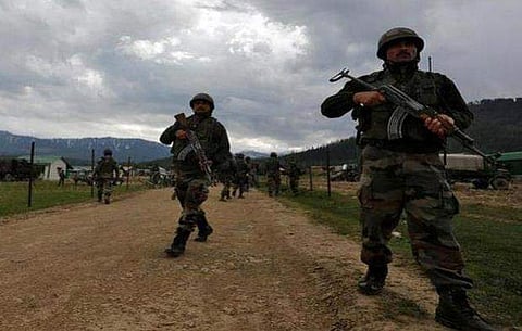 പുല്‍വാമയില്‍ വീണ്ടും ഭീകരാക്രമണം;  മുന്‍ സൈനികനെ വീട്ടില്‍ കയറി വെടിവച്ചു കൊന്നു