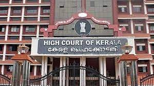 ഹോസ്റ്റലിലെ പെണ്‍കുട്ടികള്‍ക്ക് രാഷ്ട്രീയപ്രവര്‍ത്തനമാകാം, സിനിമാ വിലക്കും മാറ്റി: വ്യവസ്ഥകള്‍ ഹൈക്കോടതി റദ്ദാക്കി