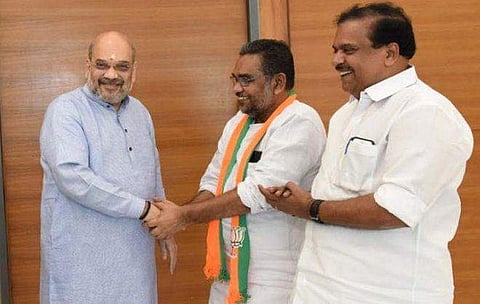 മുൻ പി​എ​സ്‌സി ​ ചെയർമാൻ കെ എസ് രാധാകൃഷ്ണൻ ബി​ജെ​പി​യി​ൽ ചേ​ർ​ന്നു; മത്സരിക്കുന്നത് ആലപ്പുഴയിൽ